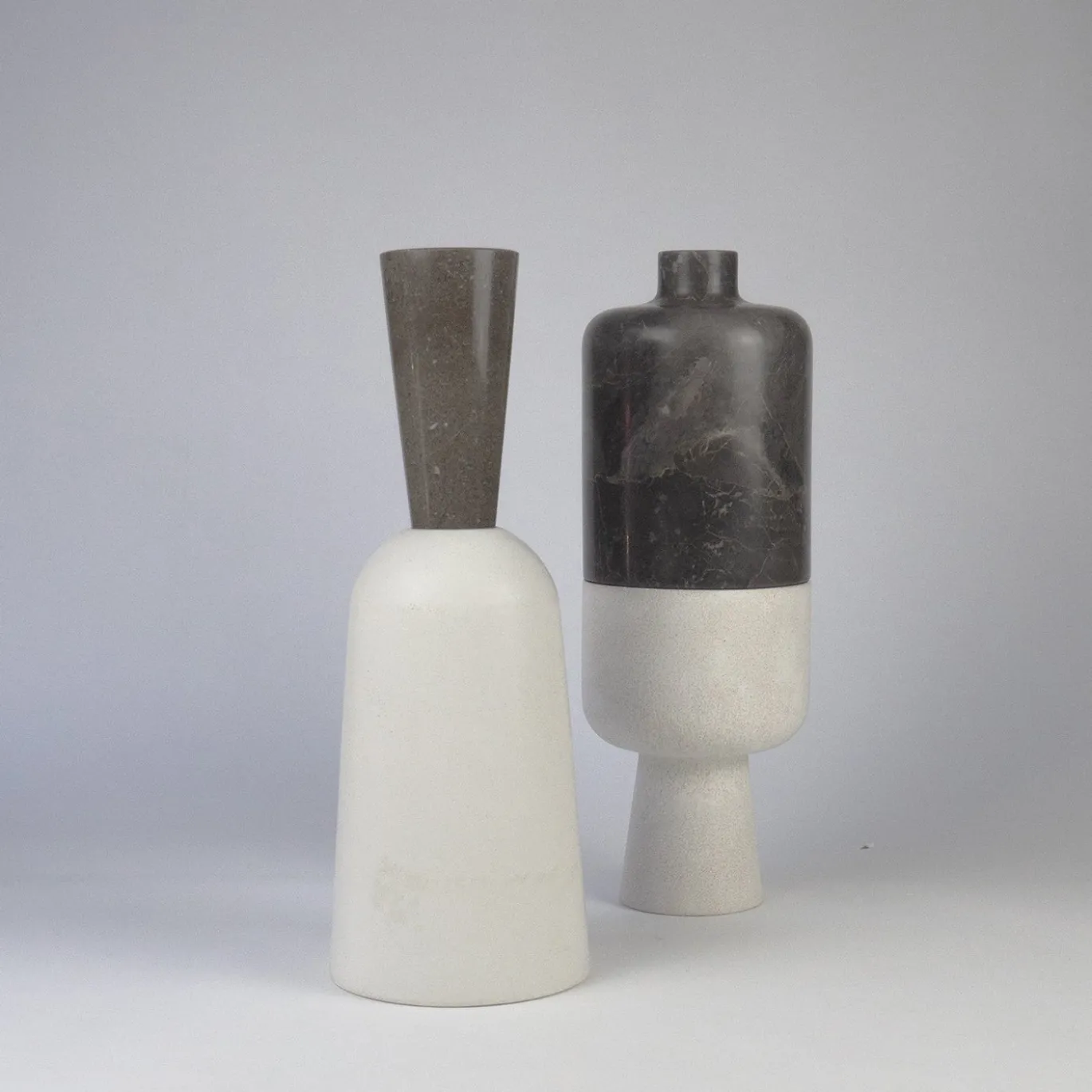 Vaso Incontri Fondativi 5 in Marmo e Cemento