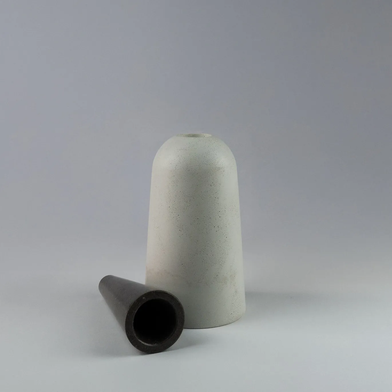 Vaso Incontri Fondativi 5 in Marmo e Cemento