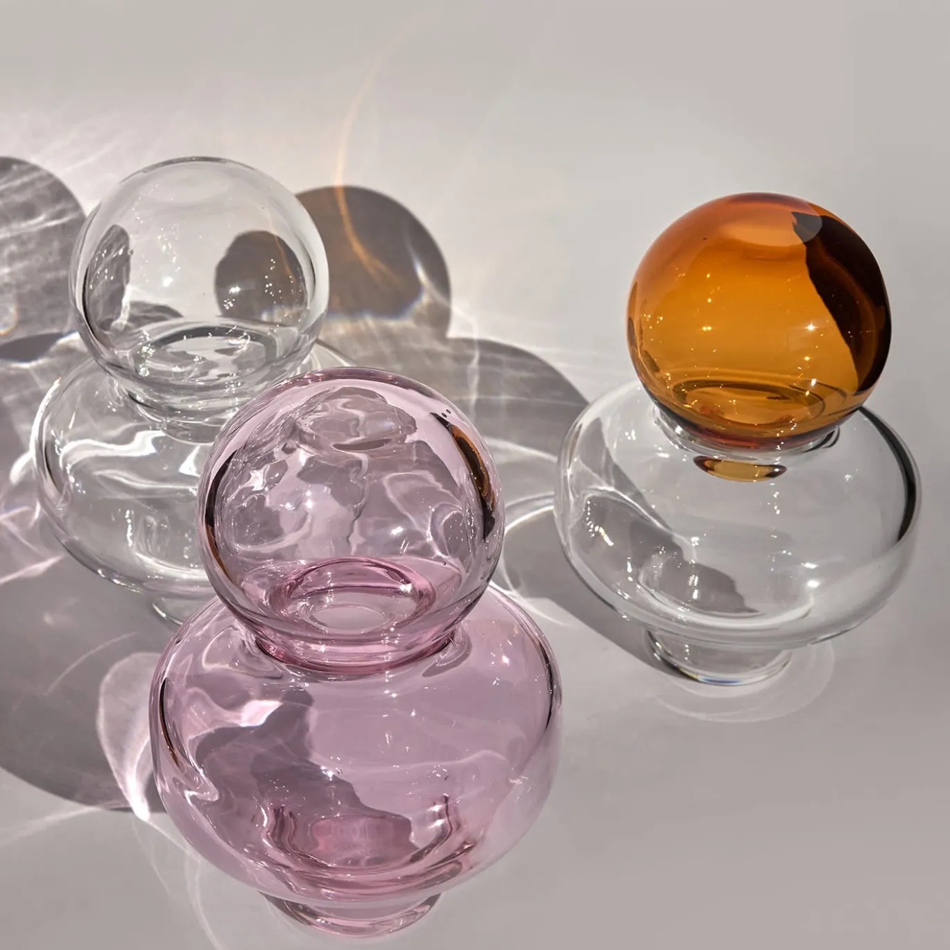 Vaso in cristallo soffiato a mano rosa Scalea con tappo rimovibile