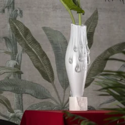 Vaso in vetro opalino Lagoon Tears con base in marmo