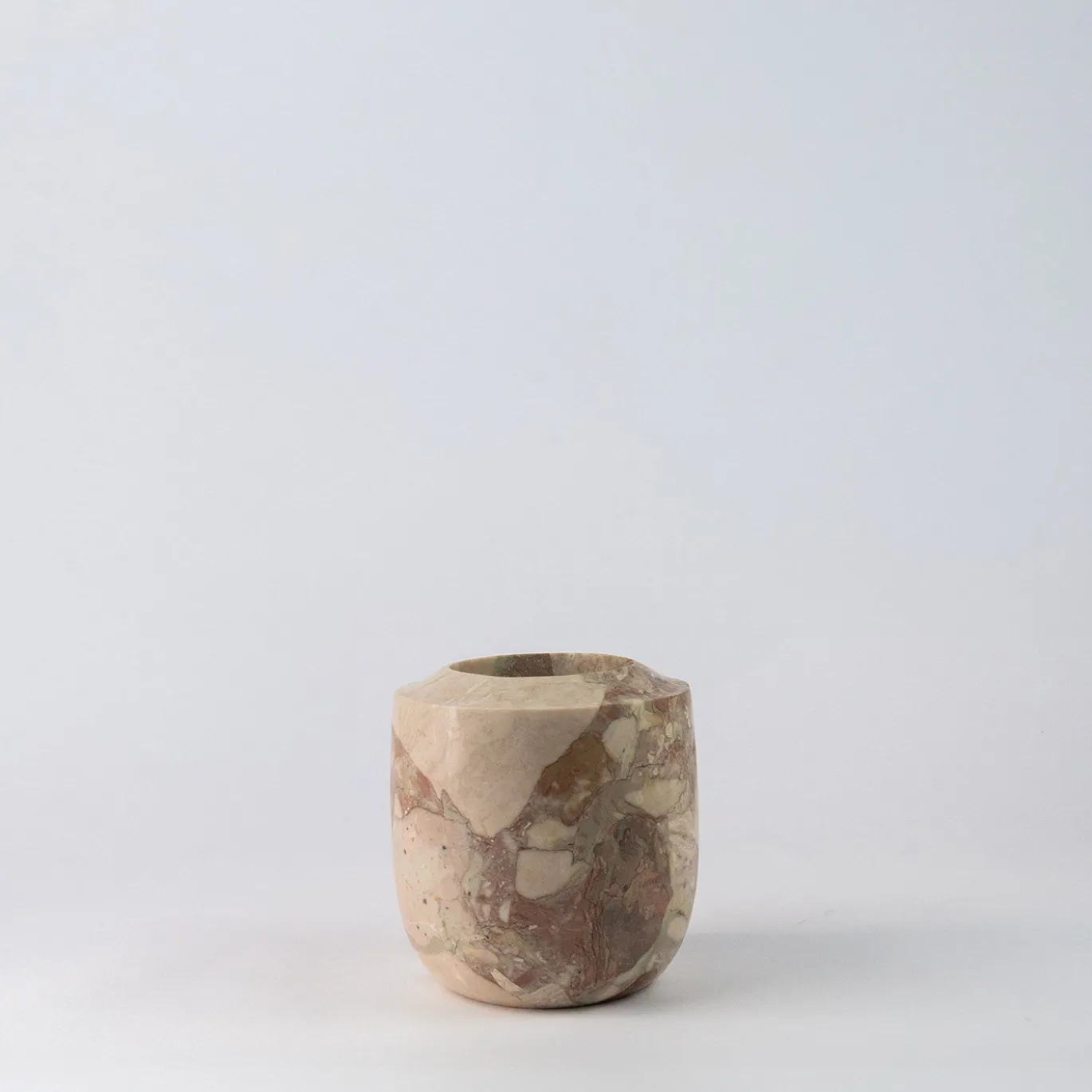 Vaso Itineranti 2 in marmo