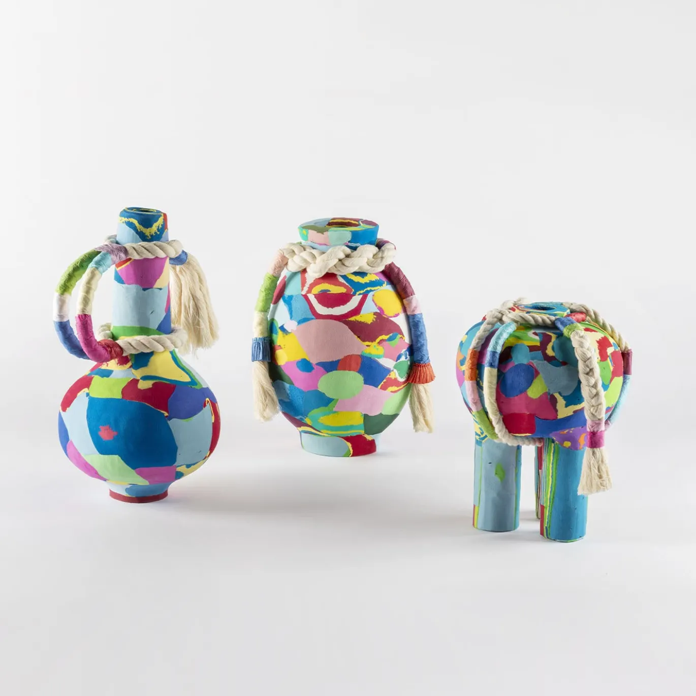 Vaso Jambo in gomma multicolore con bordo in rafia di Serena Confalonieri #2