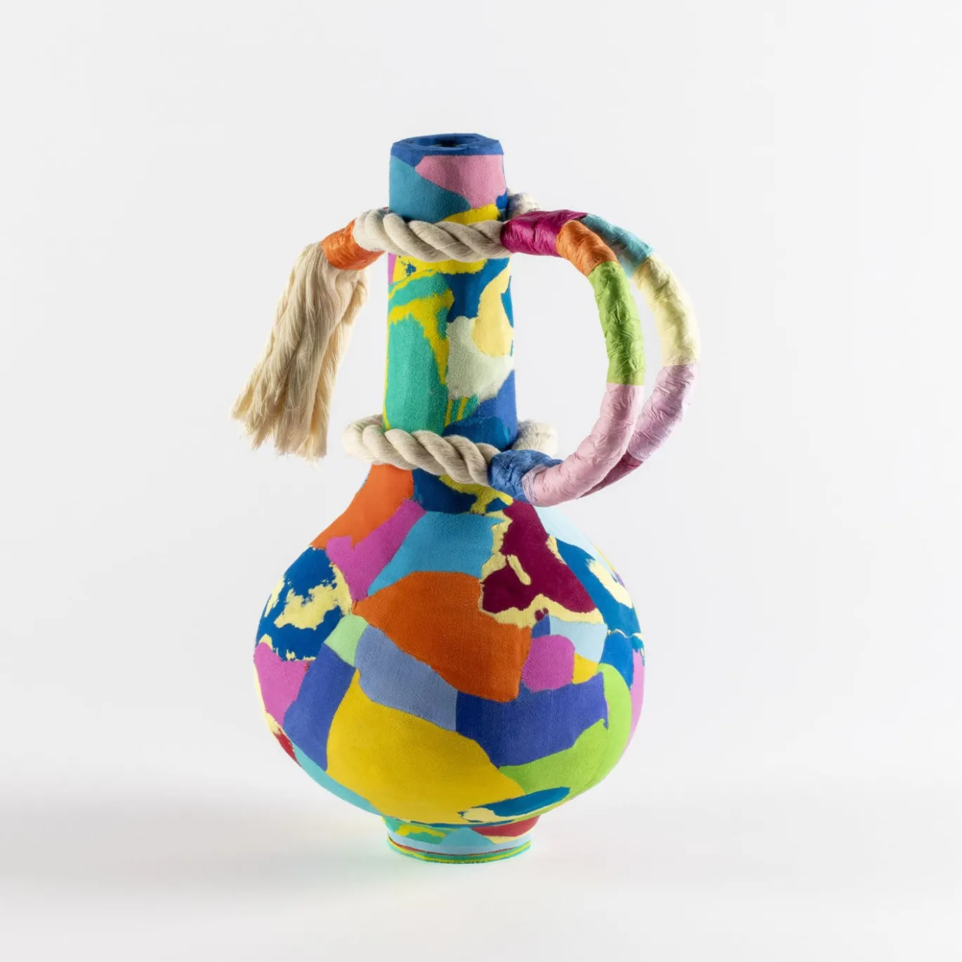 Vaso Jambo in gomma multicolore con bordo in rafia di Serena Confalonieri #3