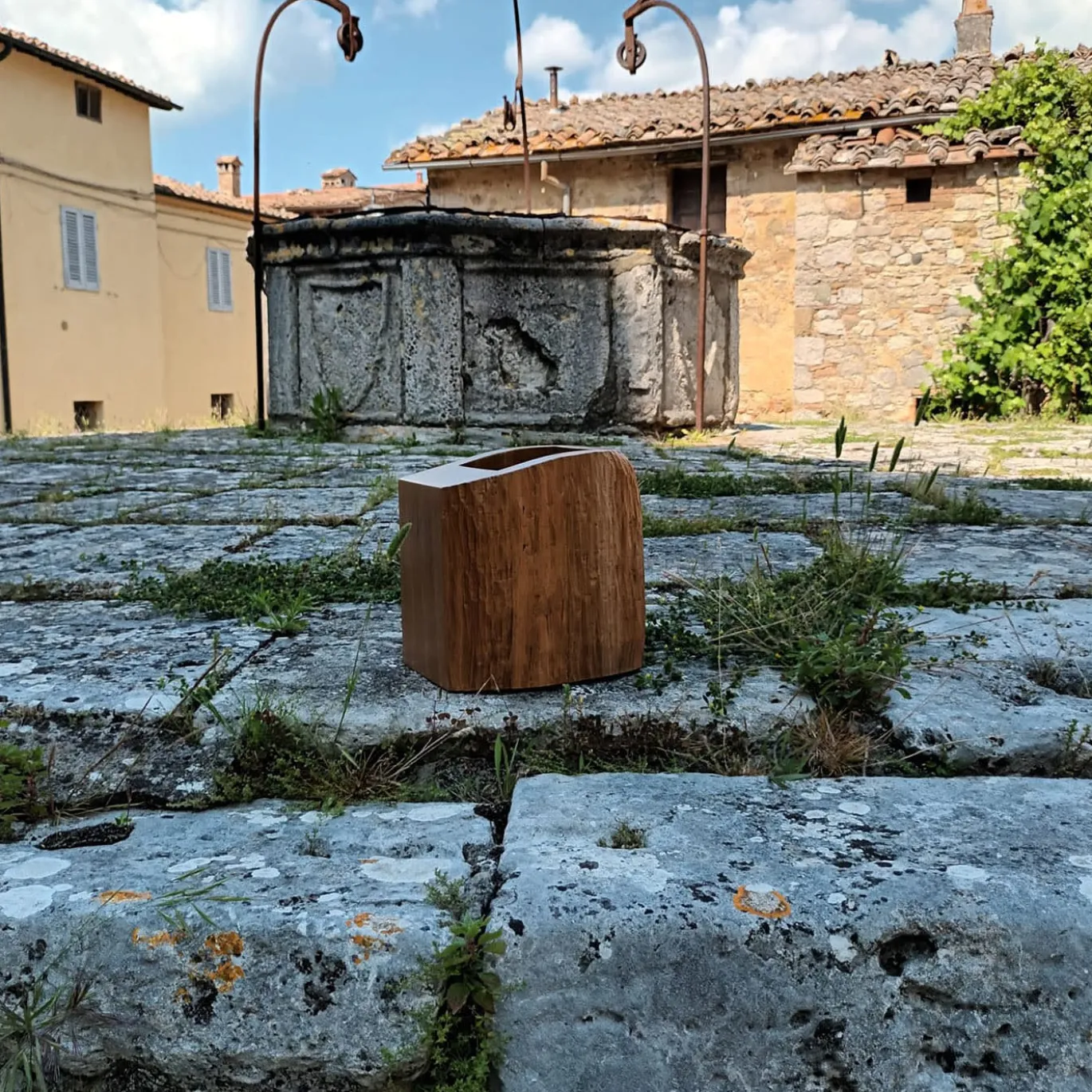 Vaso Libeccio Tre di Pietro Meccani