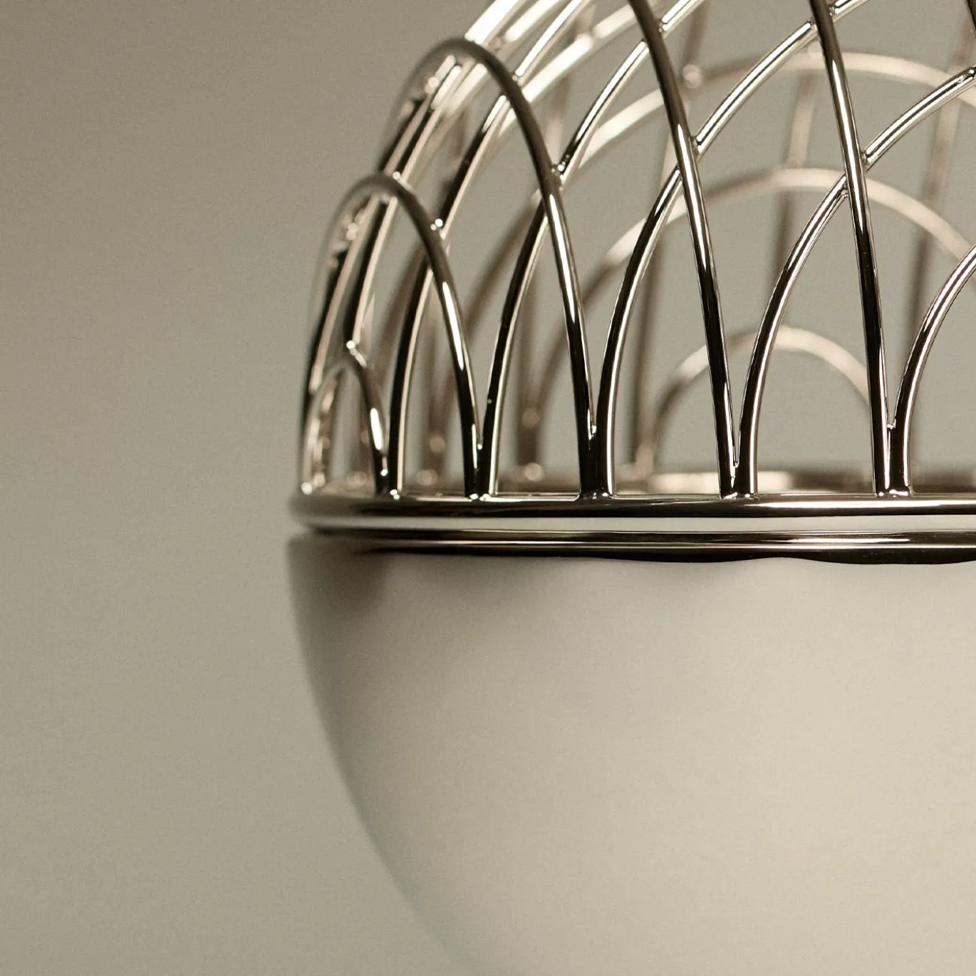 Vaso Magellano 15 in ottone argento di Vico Magistretti