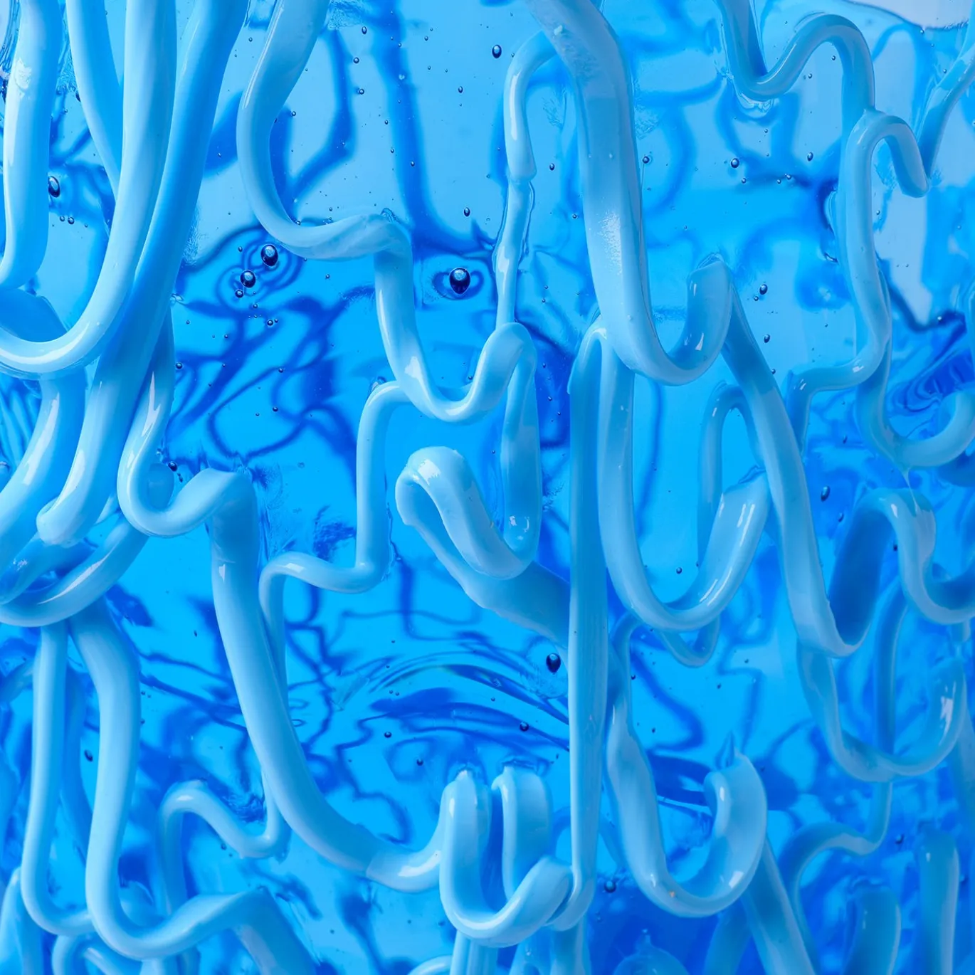 Vaso Medusa grande in resina azzurra di Gaetano Pesce