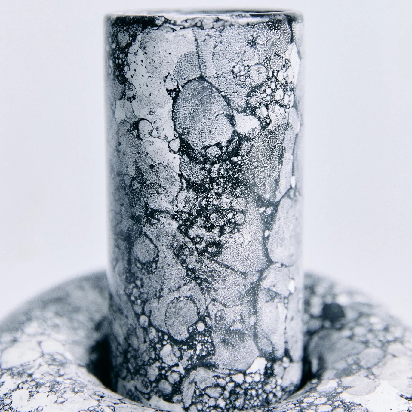 Vaso Mercurio piccolo in ceramica smaltata bianca e nera