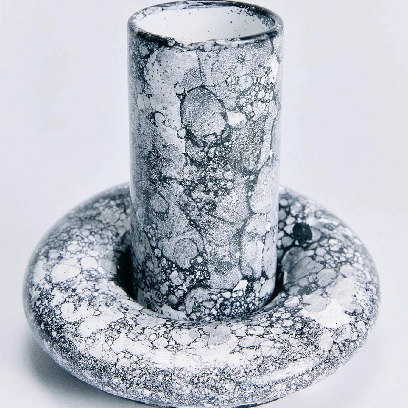 Vaso Mercurio piccolo in ceramica smaltata bianca e nera