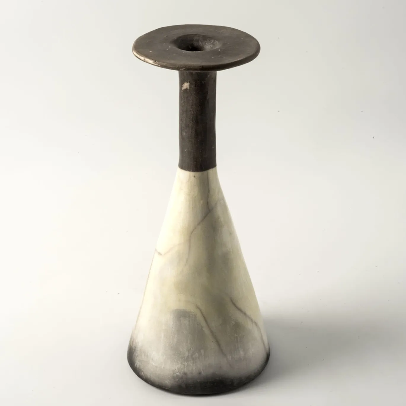 Vaso Misia Naked in ceramica raku di Nino Basso