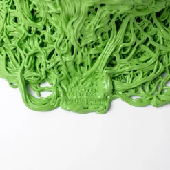 Vaso Moss in resina verde mela opaco e oro di Gaetano Pesce