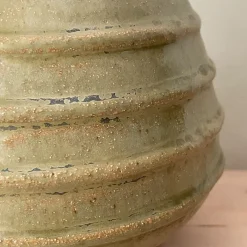 Vaso n. 165 Anfora Beige con smalto verde