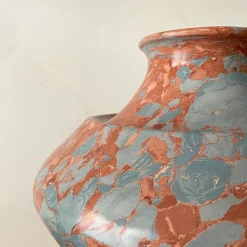 Vaso n. 173 con effetto marmo rosso e azzurro