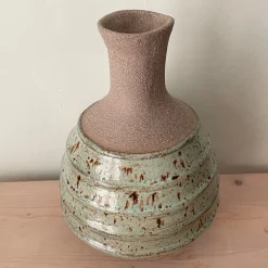 Vaso n. 166 Grigio con base smaltata verde