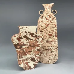 Vaso n. 93 in ceramica effetto marmo rosso e bianco