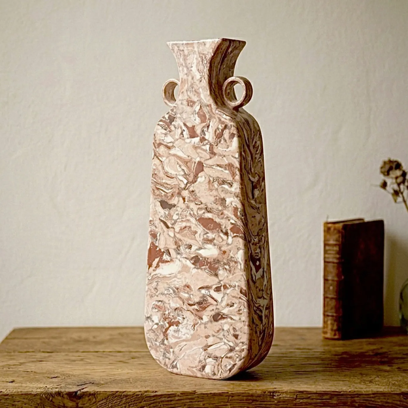 Vaso n. 93 in ceramica effetto marmo rosso e bianco