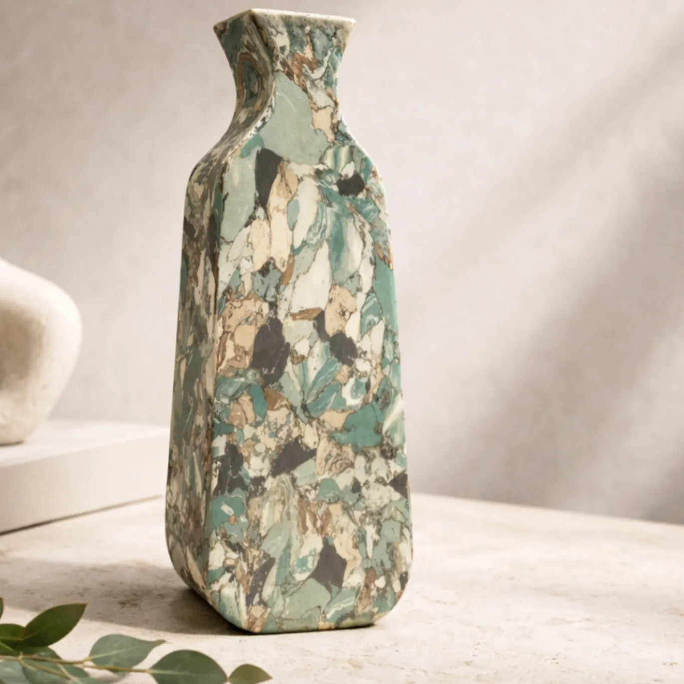 Vaso n. 87 in Ceramica effetto marmo breccia verde medio