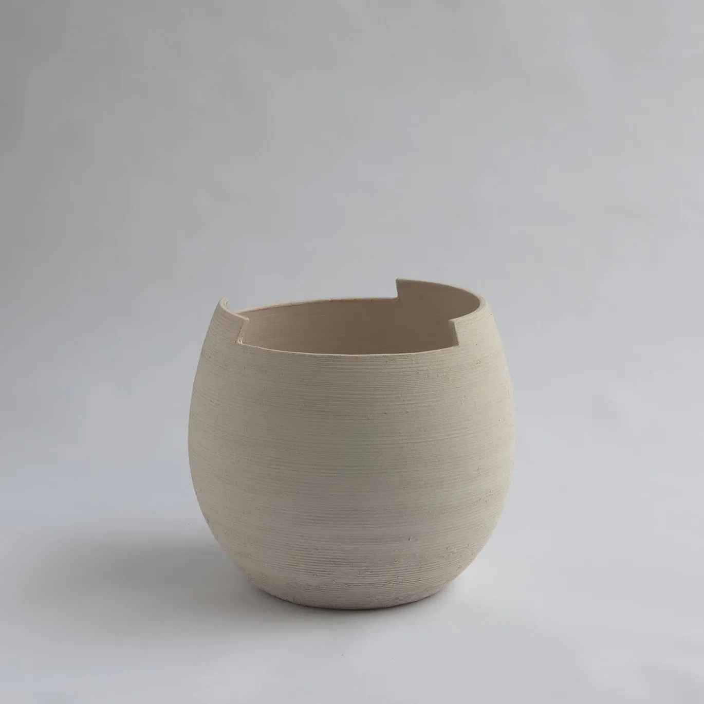 Vaso Piccolo Rotondo in Argilla Sabbia Tagliata Light