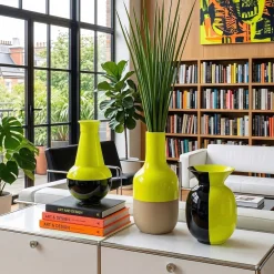 Vaso Pit Stop in ceramica giallo fluo e nero intenso