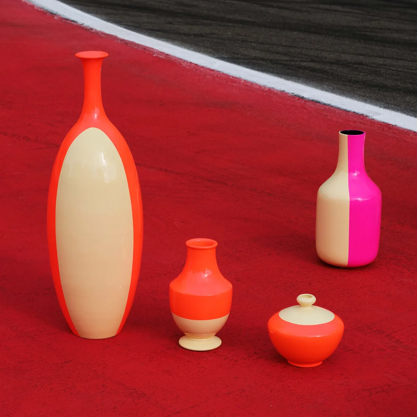 Vaso Pole Position in ceramica arancione e giallo zabaione