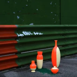 Vaso Pole Position in ceramica arancione e giallo zabaione