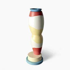 Vaso rosso, giallo e bianco di George J. Sowden