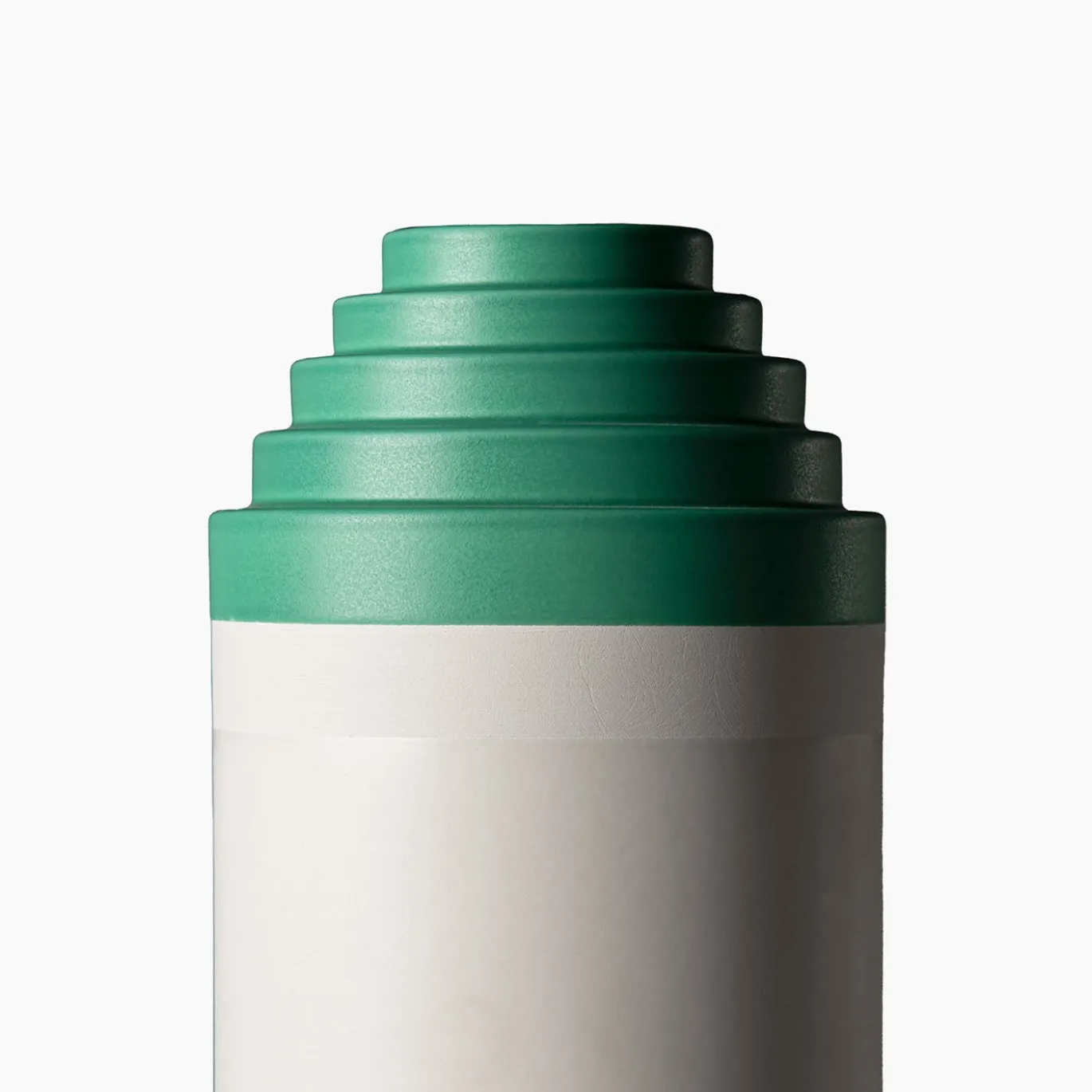 Vaso rotondo alto bianco di Ettore Sottsass