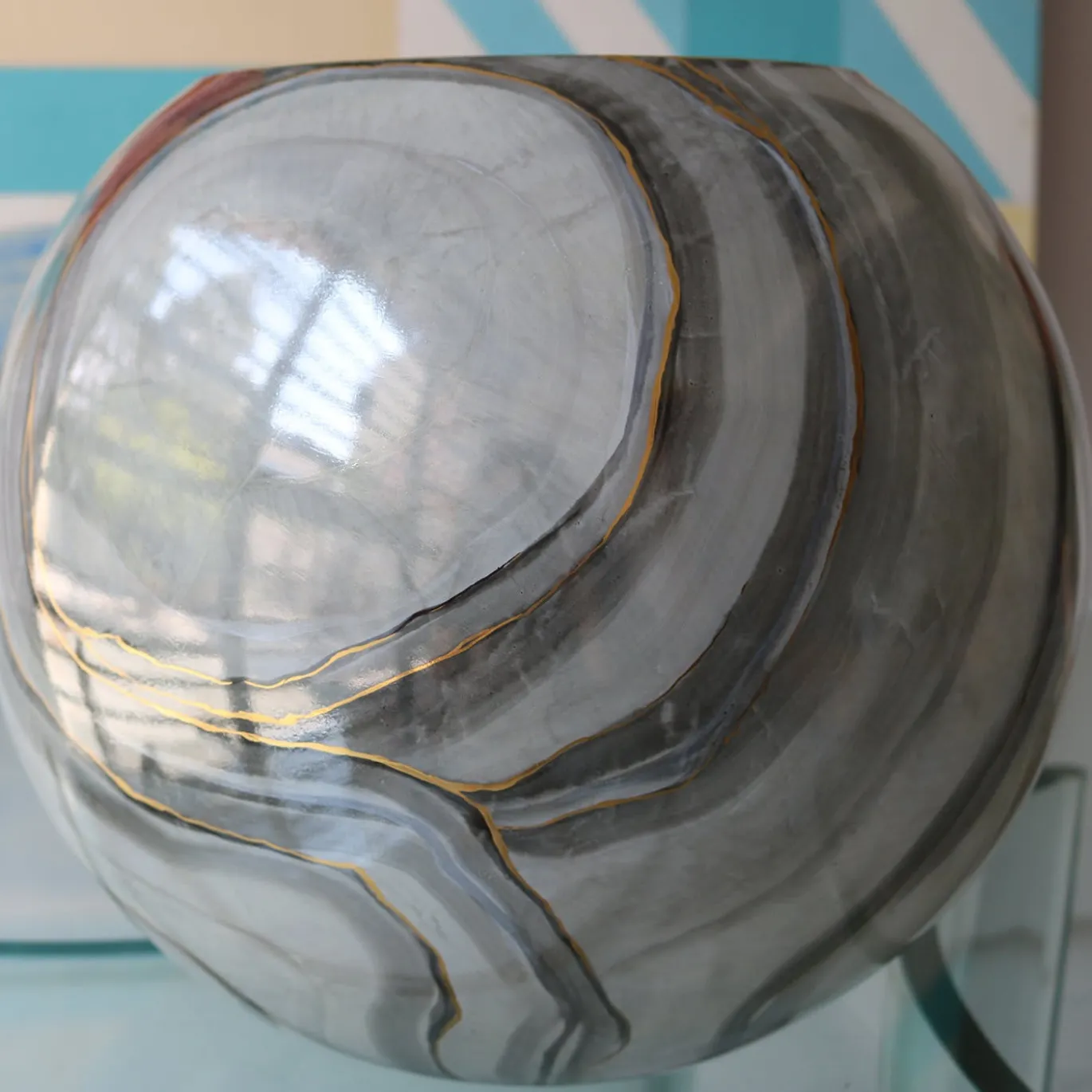 Vaso rotondo grigio Marmo con oro