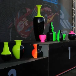 Vaso Sbalzo Cromatico in ceramica nero intenso e verde fluo