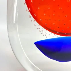 Vaso scultoreo in vetro di Murano rosso e blu Gran Sommerso
