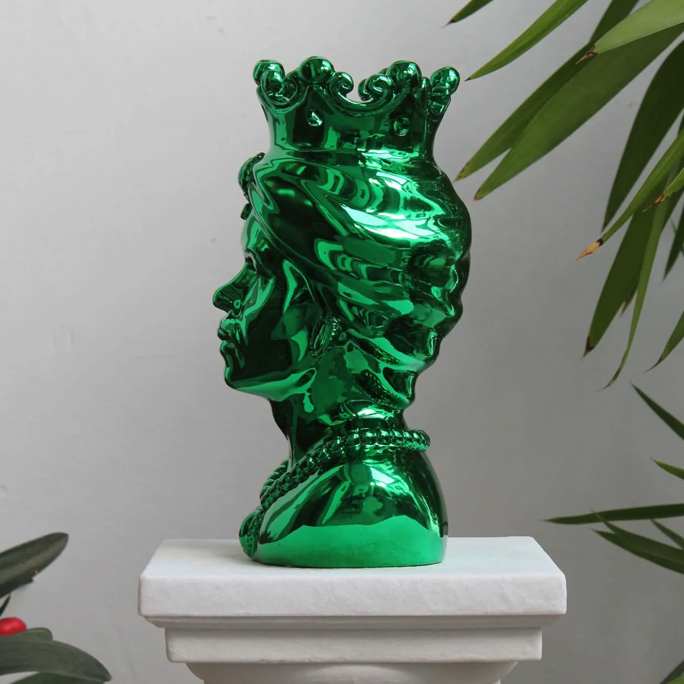 Vaso Scultoreo Taormina Testa di Moro in Marmo Verde e Resina