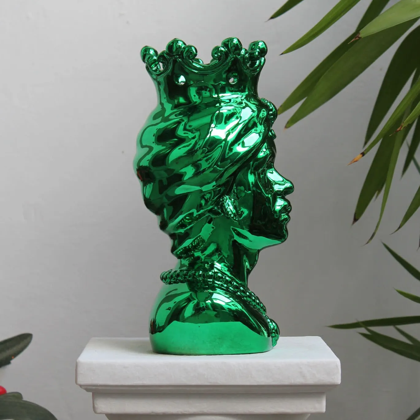 Vaso Scultoreo Taormina Testa di Moro in Marmo Verde e Resina