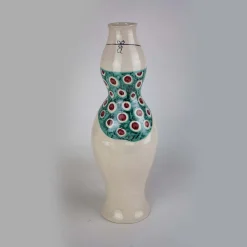 Vaso scultura in ceramica con costume da bagno a pois