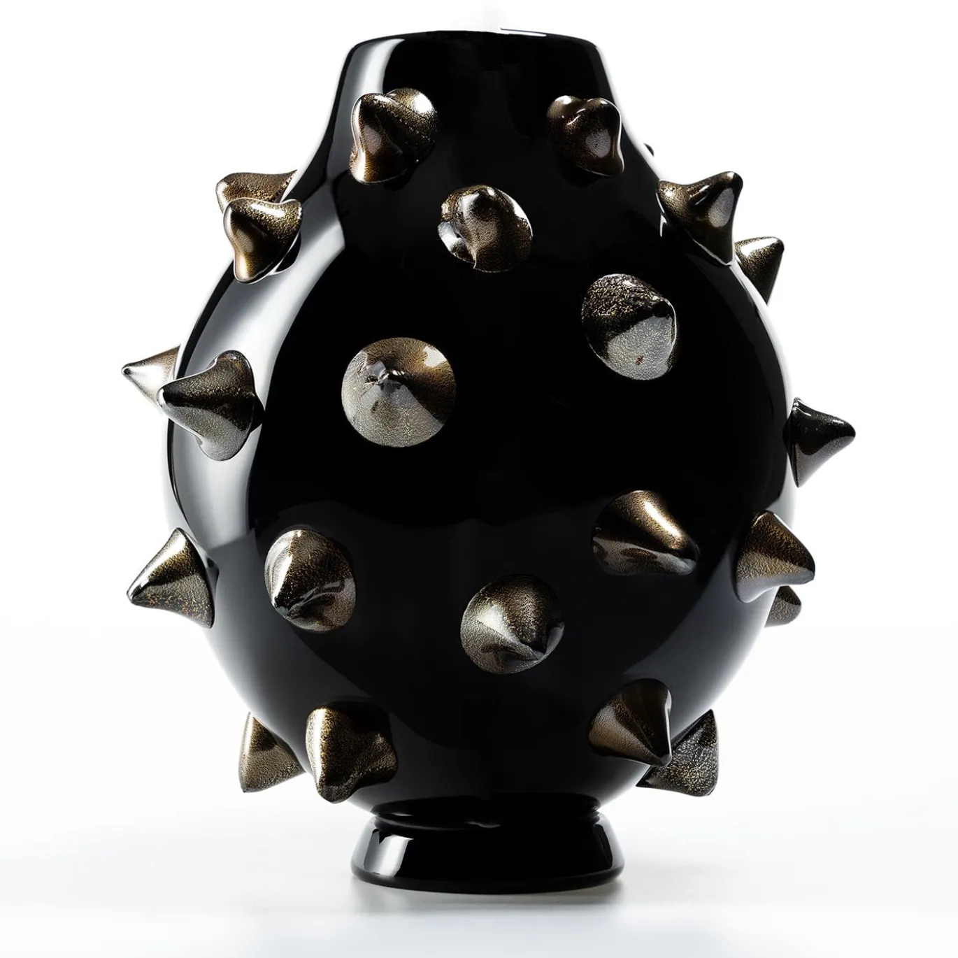 Vaso-scultura in vetro nero di Murano
