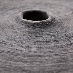 Vaso scultura rotondo in raku Intorno al Cerchio di Nino Basso