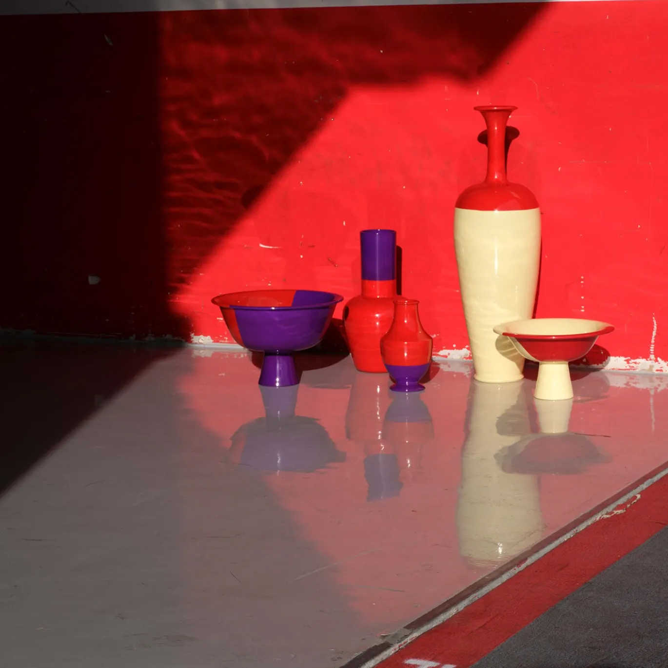 Vaso Simbiosi Meccanica in ceramica rossa e giallo zabaione