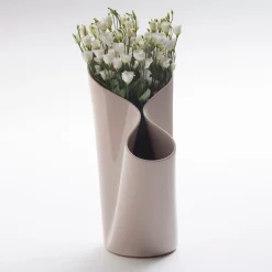 Vaso Umbravase in ceramica beige di Luca Nichetto