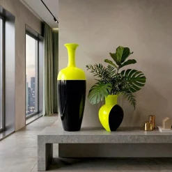 Vaso Velocità Pura in ceramica giallo fluo e nero intenso