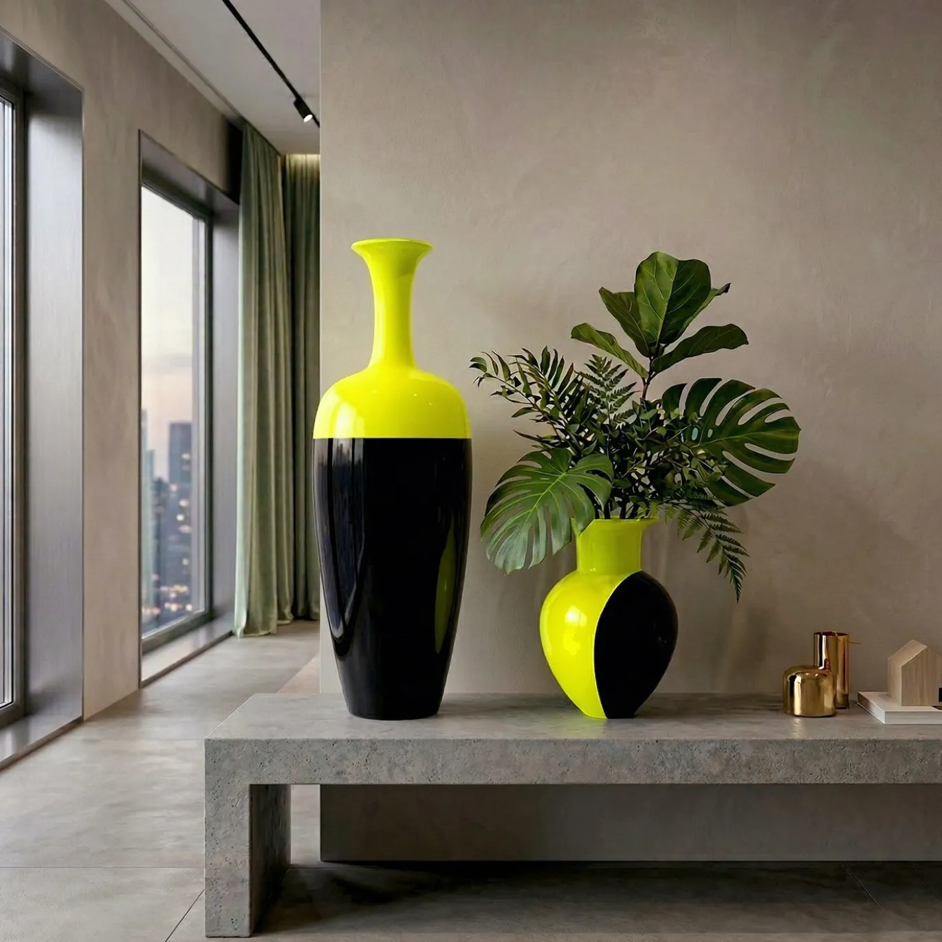 Vaso Velocità Pura in ceramica giallo fluo e nero intenso