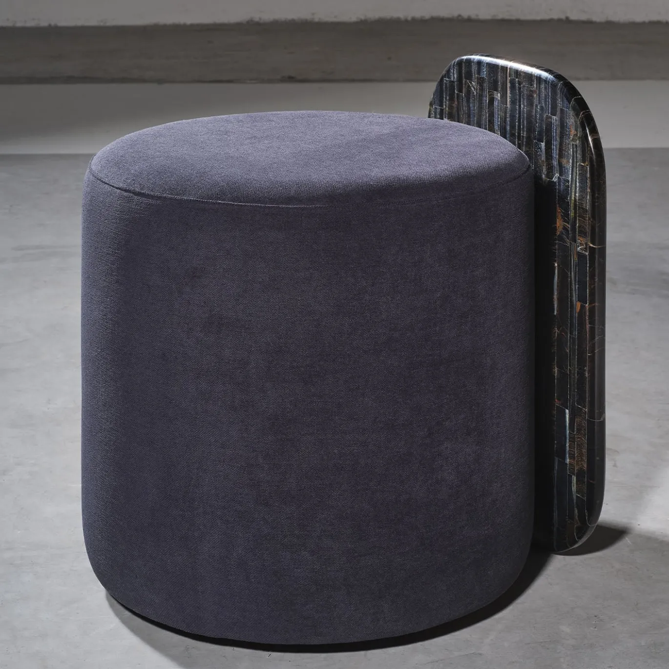 Verso Tiger Eye Blue Pouf