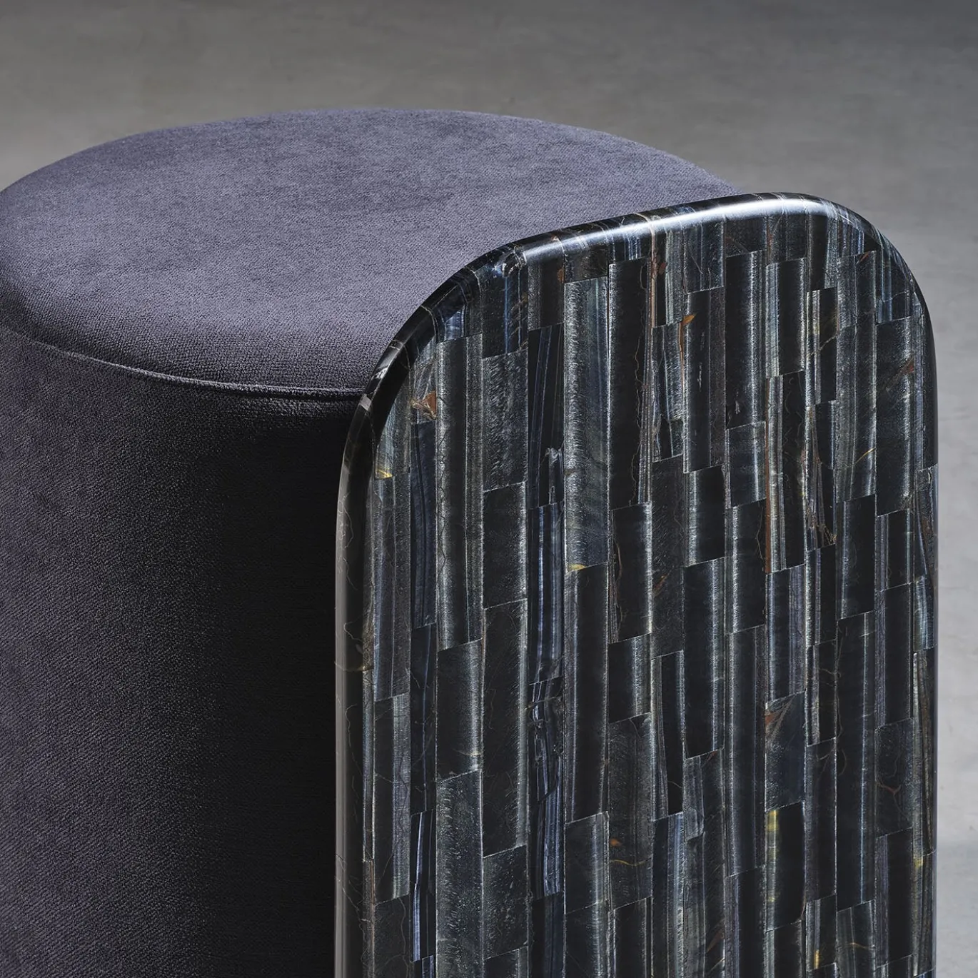 Verso Tiger Eye Blue Pouf